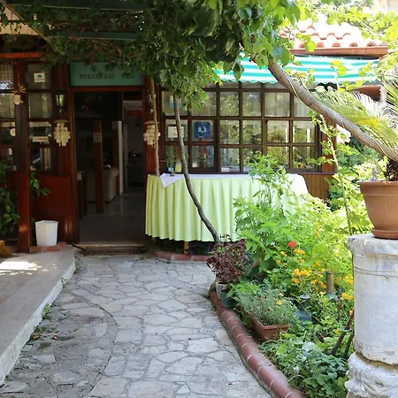 Hotel Lale Park 2*